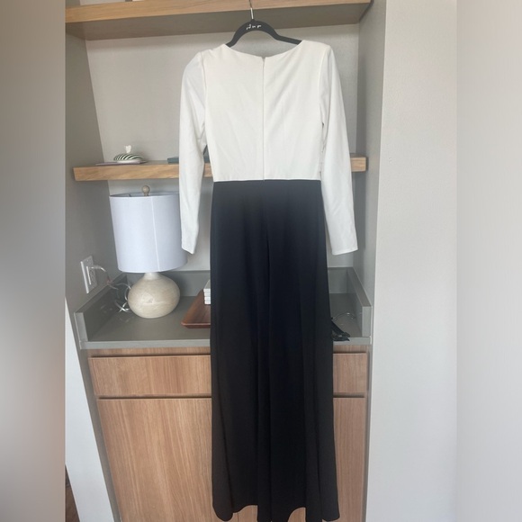 new Tadashi Shoji nelson long sleeve crepe gown in black and white - Picture 5 of 5